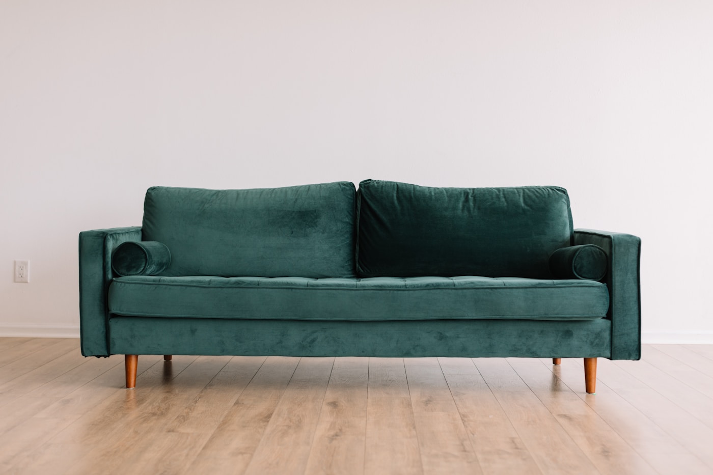 The quiet living room plan for two different routines